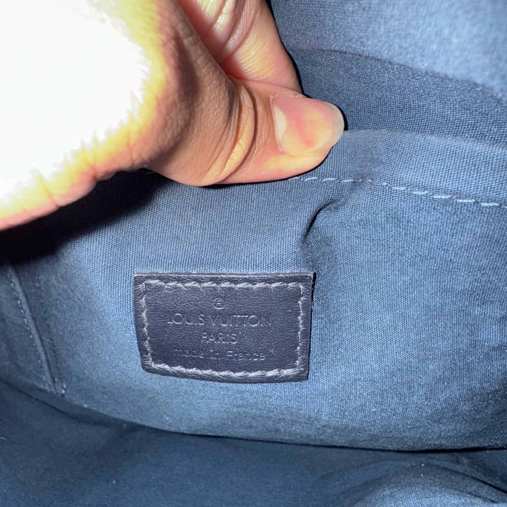 Louis Vuitton Black and Gray Crossbody Bag - Picture 5 of 9